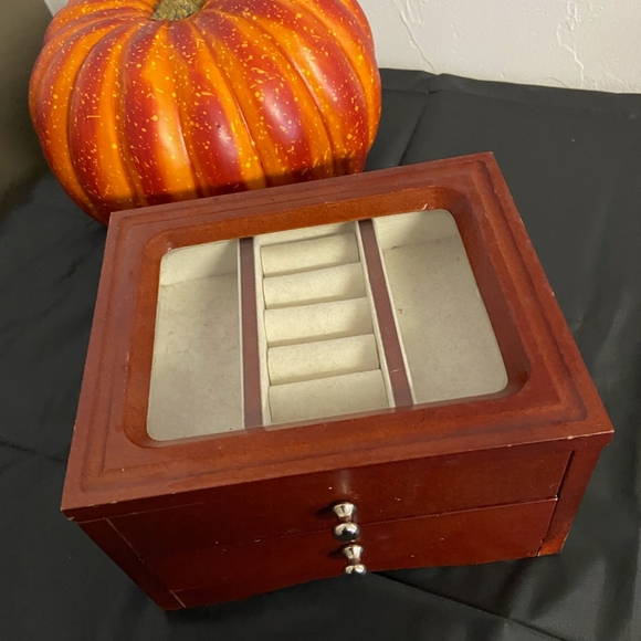 Jewelry Box - Picture 7 of 8